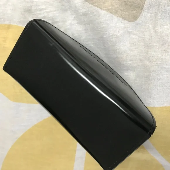 Marc by Marc Jacobs black arch Sunglasses case - Picture 5 of 8